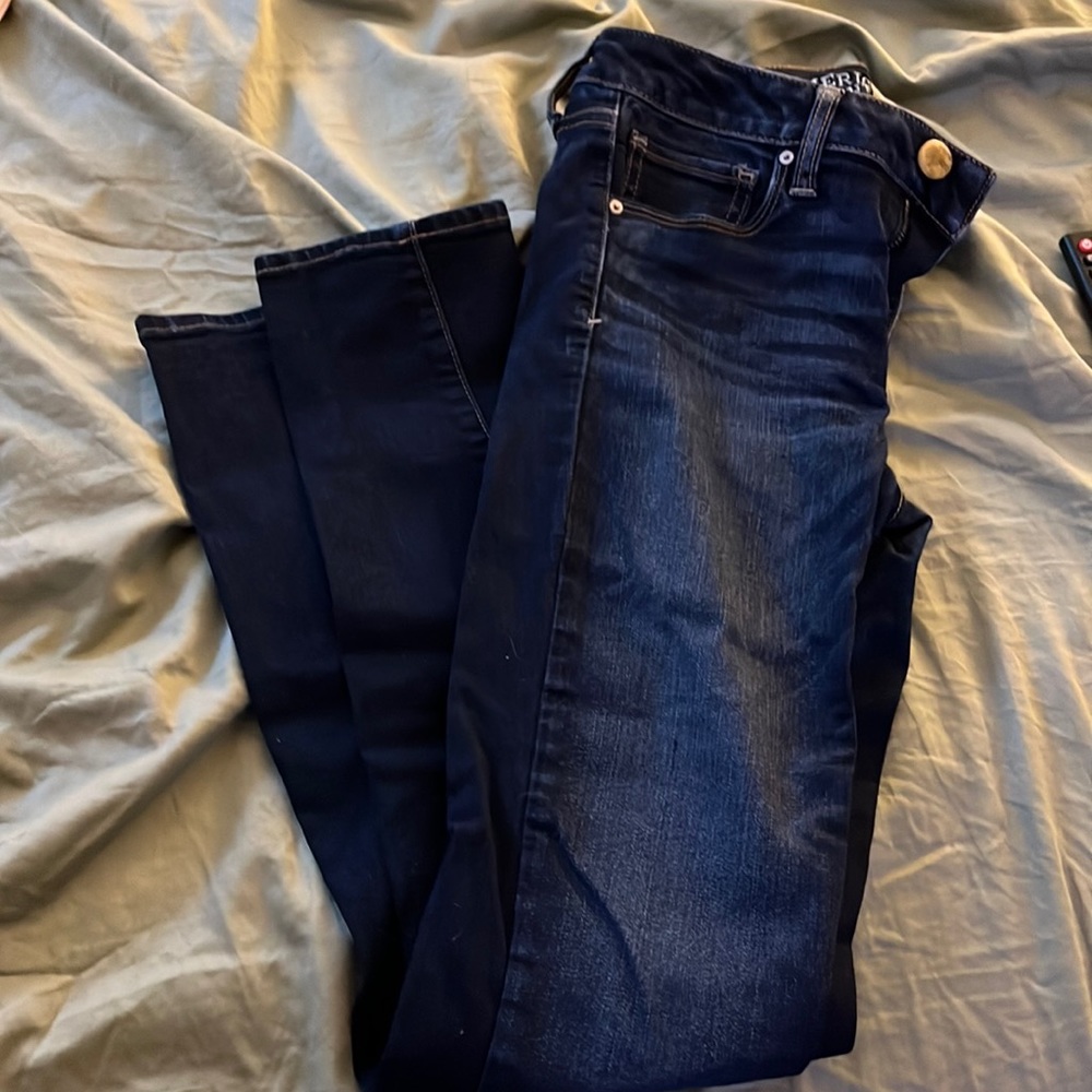 American eagle size 2 skinny blue jeans